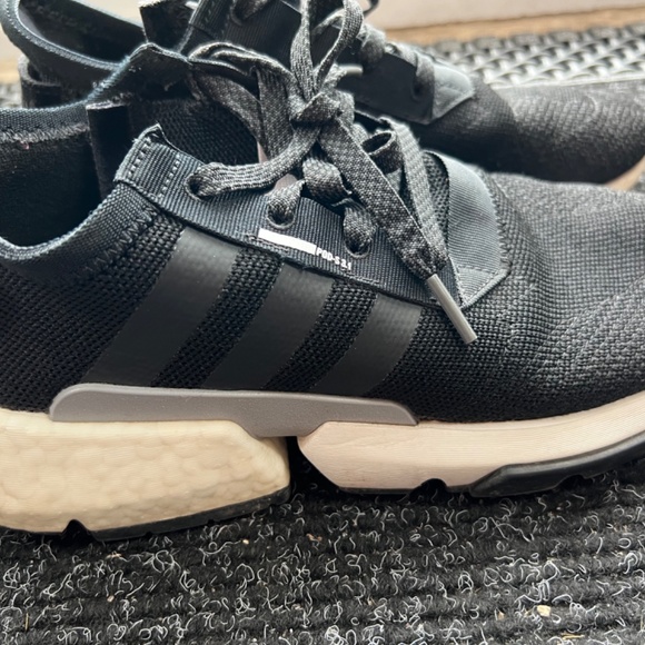 Adidas shoes - Picture 2 of 4